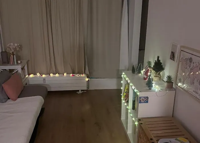 A Beautiful In The Center Of דירה